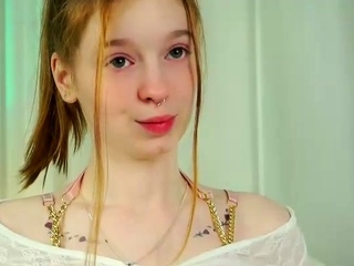 Amateur Webcam Teen Flashes Masturbates